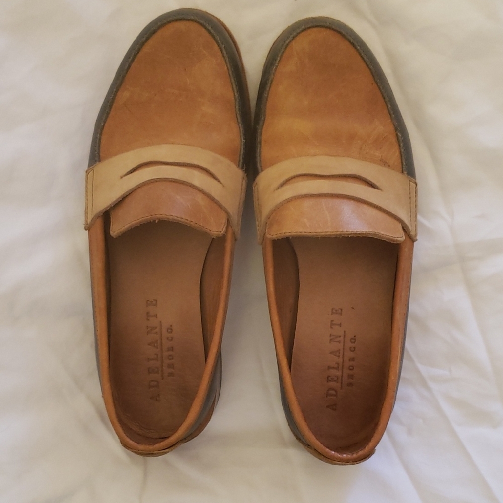 Adelante Women's Tan Leather Loafers
